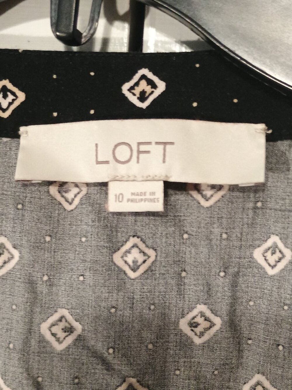 LOFT Size 10 Black Geometric Print Rayon V-Neck Short Sleeve Maxi Dress - Picture 4 of 8
